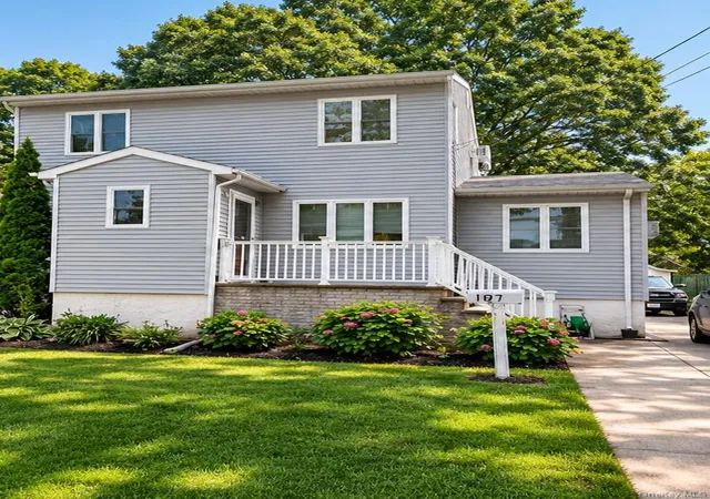 Photo 1 of Single family home for sale at 1873 Twain St, Hempstead, NY 11510 | MLS# 1052403 | Listing updated on 2026-09-18