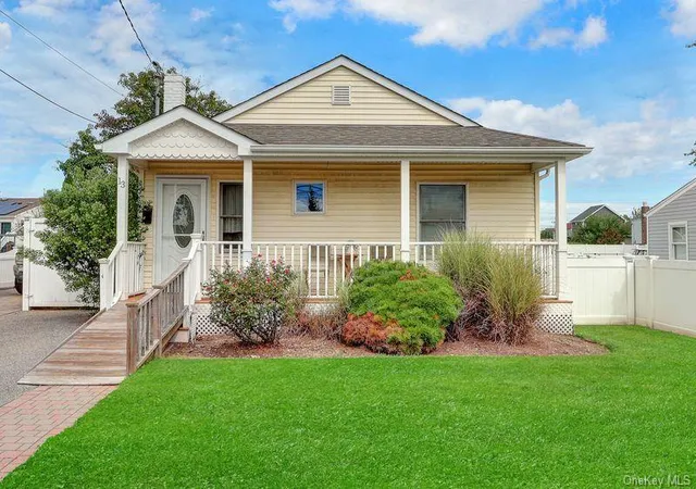 Photo 1 of Single family home for sale at 13 Barry Rd, Babylon, NY 11701 | MLS# 1052424 | Listing updated on 2026-09-25