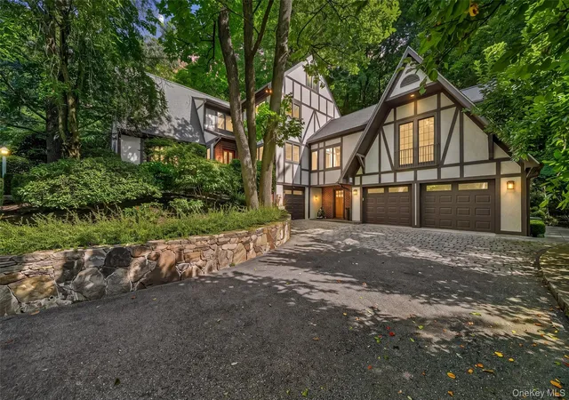 Photo 1 of Single family home for sale at 2 Mcguire Ln, Cortlandt, NY 10520 | MLS# 1052438 | Listing updated on 2026-09-19