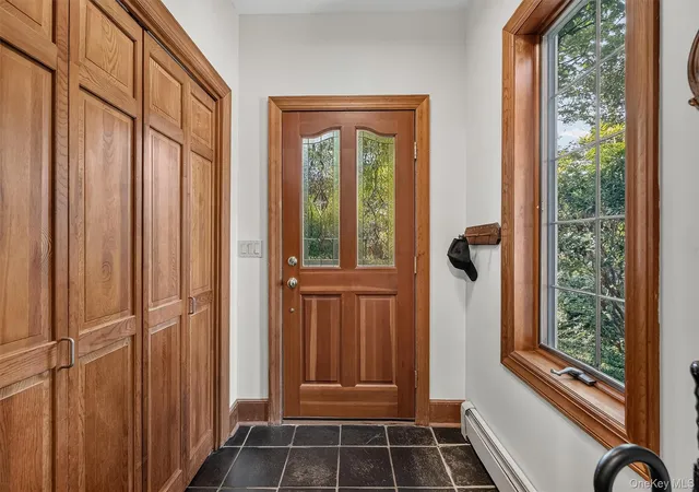 Photo 4 of Single family home for sale at 2 Mcguire Ln, Cortlandt, NY 10520 | MLS# 1052438 | Listing updated on 2026-09-19