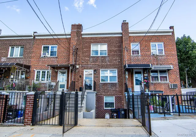 Photo 1 of Single family home for sale at 1902 Bronxdale Ave, New York, NY 10462 | MLS# 1052462 | Listing updated on 2026-09-19
