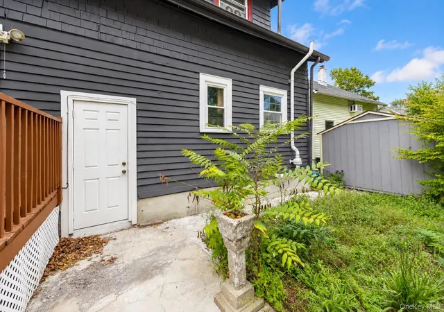 Photo 4 of House for sale at 16 Fitchett St, Poughkeepsie, NY 12601 | MLS# 1052472 | Listing updated on 2026-09-23