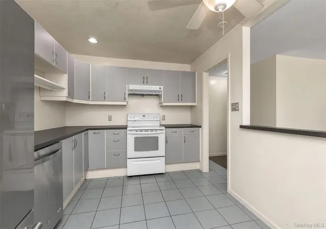 Photo 3 of Condo for sale at 750 Lido Blvd #73B, Hempstead, NY 11561 | MLS# 1052479 | Listing updated on 2026-09-18