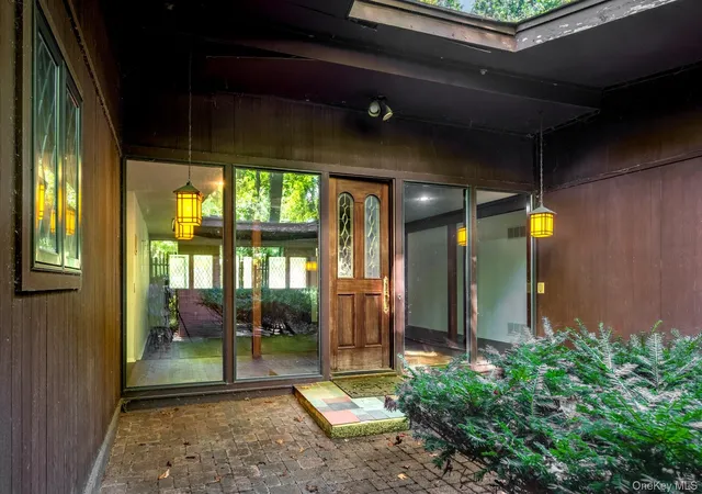 Photo 3 of Single family home for sale at 4 Linden Ct, Haverstraw, NY 10970 | MLS# 1052486 | Listing updated on 2026-10-07
