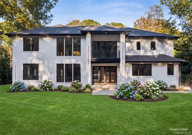 Photo 2 of Mansion for sale at 10 Beaumont Dr, Huntington, NY 11747 | MLS# 1052499 | Listing updated on 2026-10-20