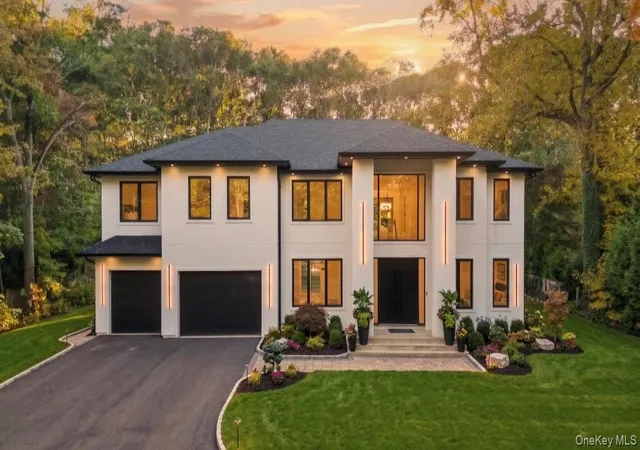 Single family home for sale at 10 Beaumont Dr, Huntington, NY 11747 | MLS# 1052499