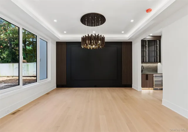 Photo 4 of Single family home for sale at 10 Beaumont Dr, Huntington, NY 11747 | MLS# 1052499 | Listing updated on 2026-10-20