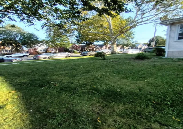 Photo 3 of Single family home for sale at 17704 137th Avenue, New York, NY 11434 | MLS# 1052512 | Listing updated on 2026-09-20