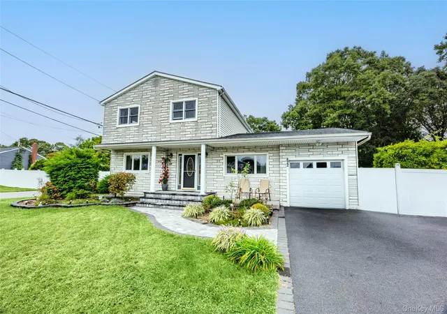 Single family home for sale at 822 Coates Ave, Islip, NY 11741 | MLS# 1052525