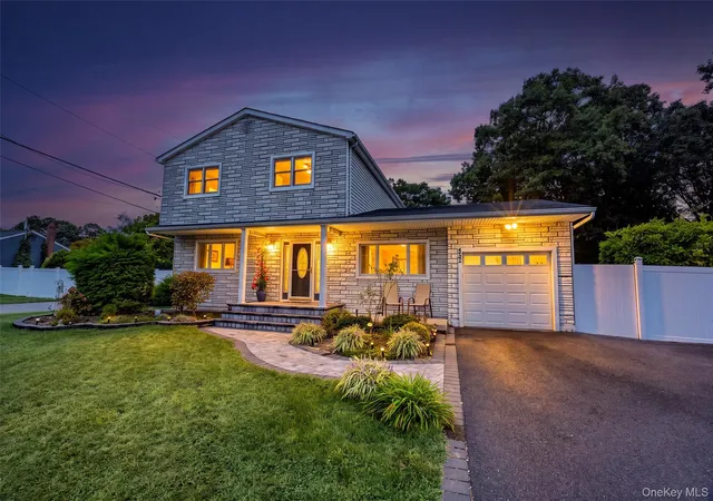 Photo 2 of Single family home for sale at 822 Coates Ave, Islip, NY 11741 | MLS# 1052525 | Listing updated on 2026-09-26