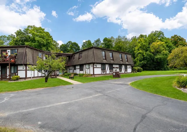 Listing Photo 2 - Condo for sale in building located at 129 Main St, Cohoes, NY 12518 - Unit #G5