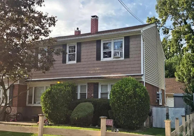 Single family home for sale at 81 Baltimore Ave, Oyster Bay, NY 11758 | MLS# 1052540