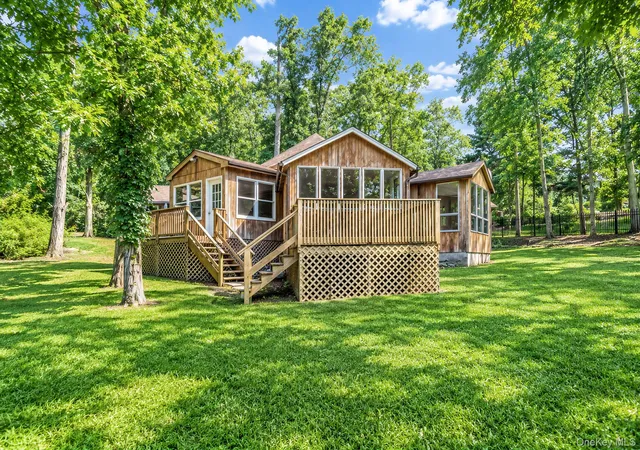Photo 3 of Single family home for sale at 5 Jacobs Ln, Brookhaven, NY 11792 | MLS# 1052565 | Listing updated on 2026-09-22