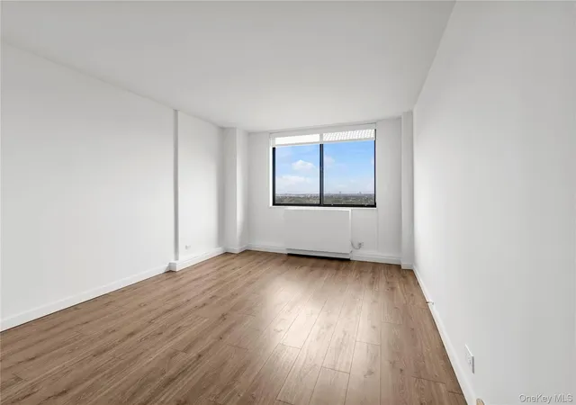 Photo 3 of Condo for sale at 2 Bay Clb Dr #20-O, Bayside, NY 11360 | MLS# 1052571 | Listing updated on 2026-10-28