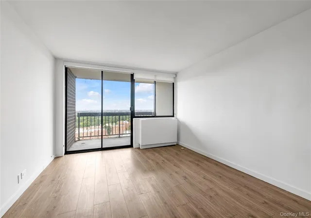Photo 4 of Condo for sale at 2 Bay Clb Dr #20-O, Bayside, NY 11360 | MLS# 1052571 | Listing updated on 2026-10-28