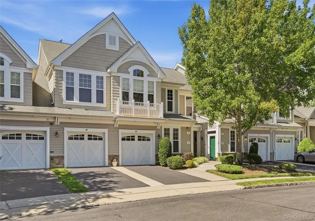 Photo 1 of Sale Pending at 39 Symphony Dr, Brookhaven, NY 11755 | MLS# 1052587 | Listing updated on 2026-10-16