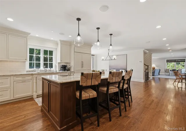 Photo 4 of Single family home for sale at 81 Park Dr N, Harrison, NY 10580 | MLS# 1052607 | Listing updated on 2026-10-04