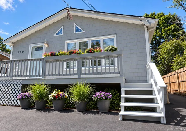 Photo 1 of Single family home for sale at 128 Walnut, Smithtown, NY 11754 | MLS# 1052609 | Listing updated on 2026-09-20