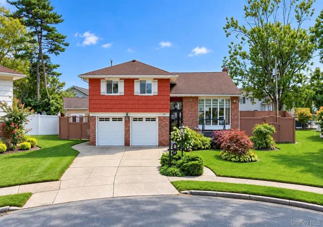 Single family home for sale at 919 Park Ct, Hempstead, NY 11581 | MLS# 1052653