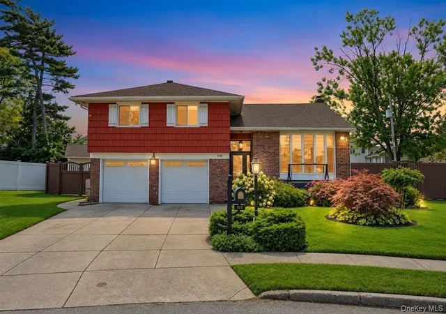 Photo 1 of Single family home for sale at 919 Park Ct, Hempstead, NY 11581 | MLS# 1052653 | Listing updated on 2026-09-28