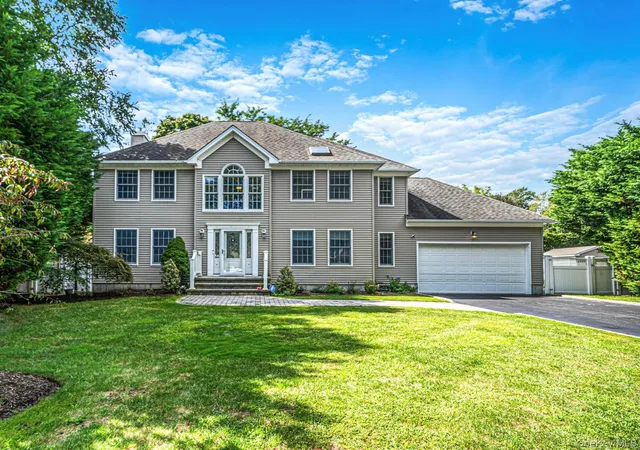 Photo 2 of Single family home for sale at 9 Franciscan Ln, Smithtown, NY 11787 | MLS# 1052663 | Listing updated on 2026-10-06