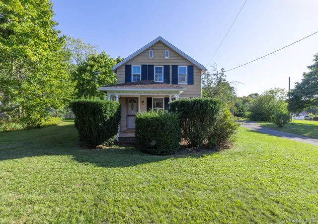 Photo 1 of Single family home for sale at 455 Montauk Hwy, Southampton, NY 11941 | MLS# 1052668 | Listing updated on 2026-10-03