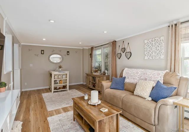 Photo 3 of Single family home for sale at 455 Montauk Hwy, Southampton, NY 11941 | MLS# 1052668 | Listing updated on 2026-10-03