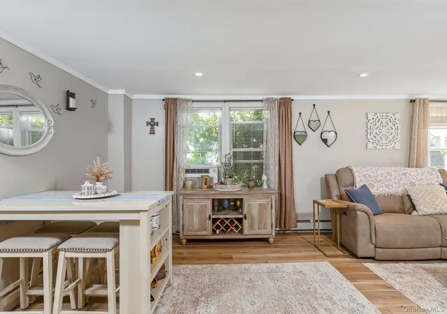 Photo 4 of Single family home for sale at 455 Montauk Hwy, Southampton, NY 11941 | MLS# 1052668 | Listing updated on 2026-10-03