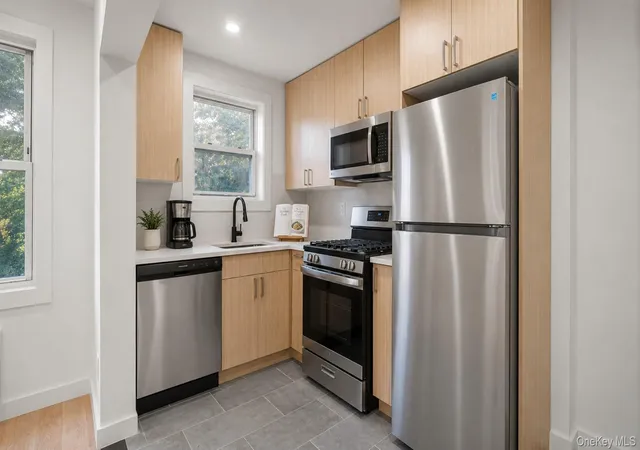 Photo 3 of Single family home for sale at 4135 Murdock Ave, New York, NY 10466 | MLS# 1052694 | Listing updated on 2026-10-01