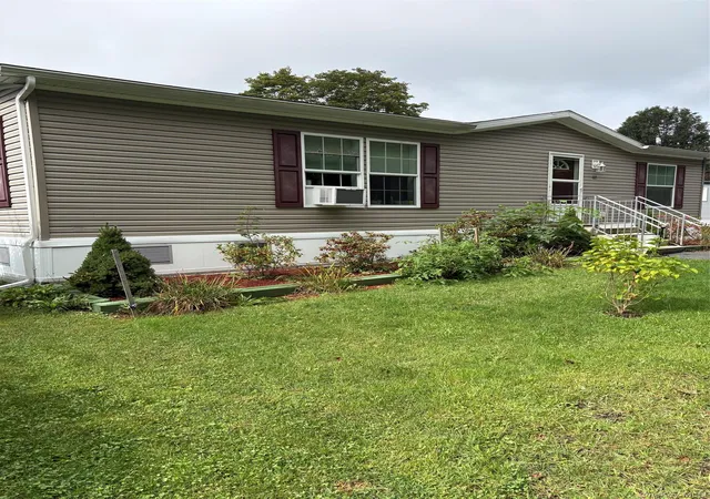 Photo 2 of Manufactured home for sale at 20 Cardinal Rd, Hyde Park, NY 12538 | MLS# 1052730 | Listing updated on 2026-09-23
