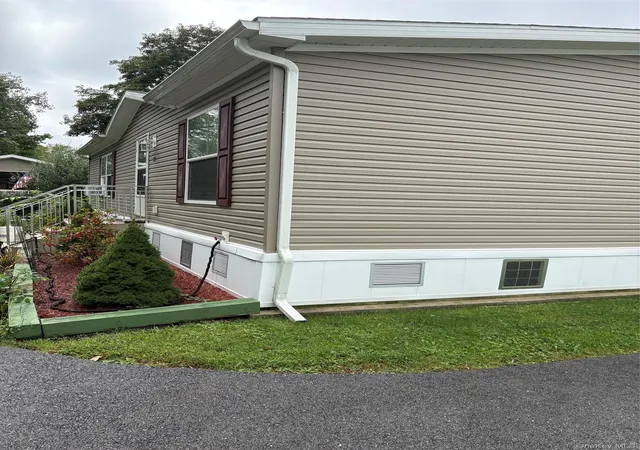 Photo 3 of Manufactured home for sale at 20 Cardinal Rd, Hyde Park, NY 12538 | MLS# 1052730 | Listing updated on 2026-09-23
