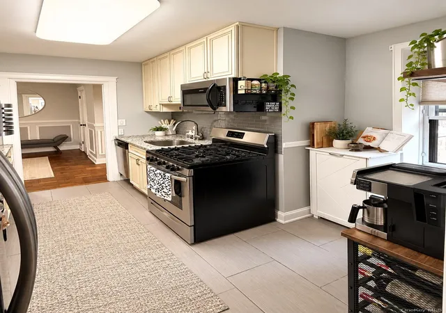 Listing Photo 5 - Condo for sale in building located at 16 Broadway N, White Plains, NY 10601 - Unit #1C