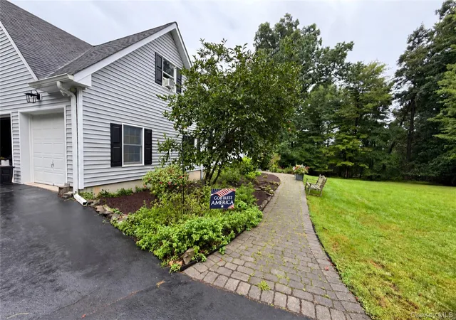 Photo 1 of Single family home for sale at 22 Eskew Ct, Crawford, NY 12566 | MLS# 1052754 | Listing updated on 2026-10-05