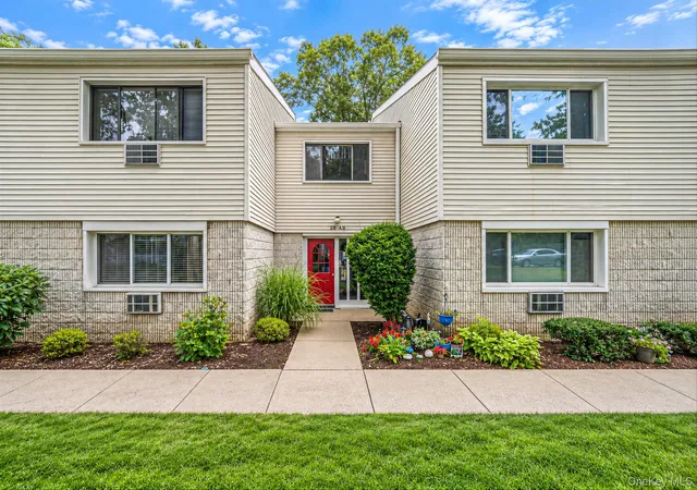 Condo for sale at 28 Richmond Blvd #1B, Brookhaven, NY 11779 | MLS# 1052770