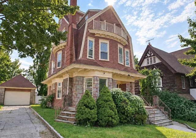 Listing Photo 3 - Condo for sale in building located at 10 Delavan Ter, Yonkers, NY 10703