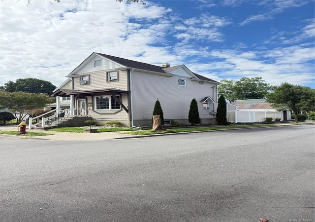Photo 3 of Single family home for sale at 1720 Montague Ave, Hempstead, NY 11566 | MLS# 1052818 | Listing updated on 2026-09-19