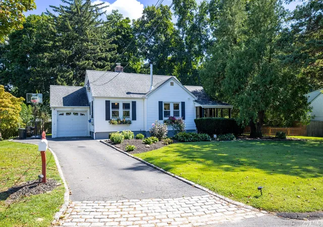 Photo 2 of Single family home for sale at 12 Ingersoll St, Huntington, NY 11746 | MLS# 1052831 | Listing updated on 2026-10-01