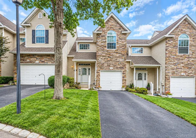 Photo 2 of Condo for sale at 1 Mohannis Way #1, Smithtown, NY 11754 | MLS# 1052836 | Listing updated on 2026-09-28