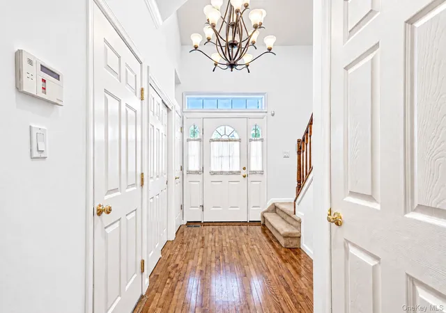 Listing Photo 4 - Condo for sale in building located at 1 Mohannis Wy, Smithtown, NY 11754 - Unit #1