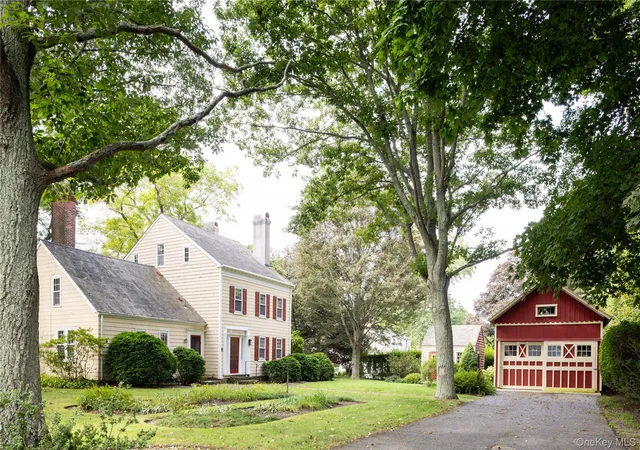 Photo 2 of Single family home for sale at 750 Reeve Ave, Southold, NY 11952 | MLS# 1052843 | Listing updated on 2026-09-26