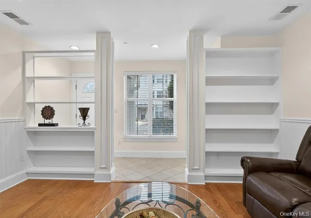 Listing Photo 5 - Condo for sale in building located at 3 Harbor Pointe Dr, Haverstraw, NY 10927