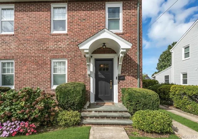 Photo 3 of Single family home for sale at 42 Nassau Ave, Oyster Bay, NY 11542 | MLS# 1052897 | Listing updated on 2026-09-27