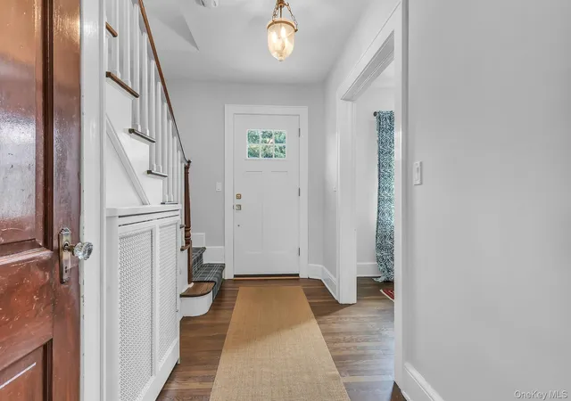 Photo 4 of Single family home for sale at 42 Nassau Ave, Oyster Bay, NY 11542 | MLS# 1052897 | Listing updated on 2026-09-27