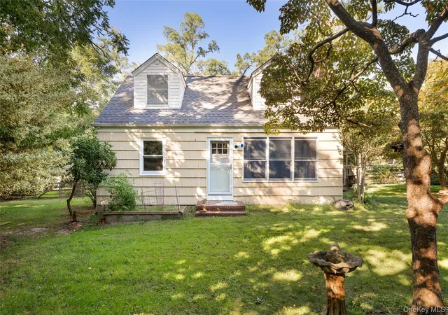 Photo 1 of Single family home for sale at 4 Acacia Rd, Brookhaven, NY 11778 | MLS# 1052935 | Listing updated on 2026-09-20