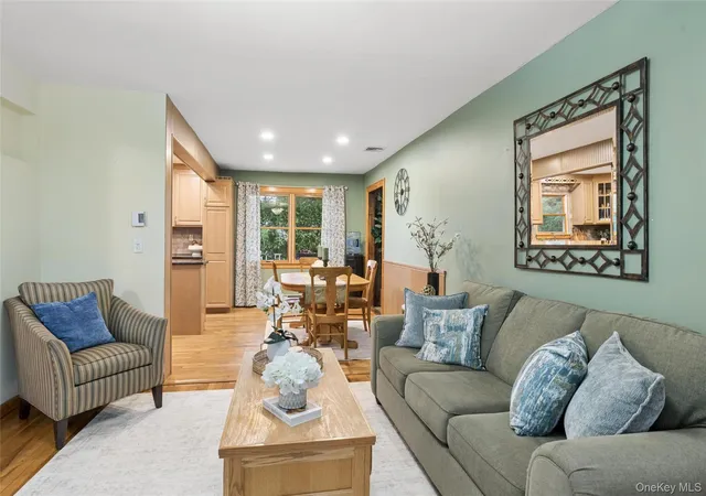 Photo 3 of Sale Pending at 21 Edgewood, Oyster Bay, NY 11803 | MLS# 1052936 | Listing updated on 2026-10-08