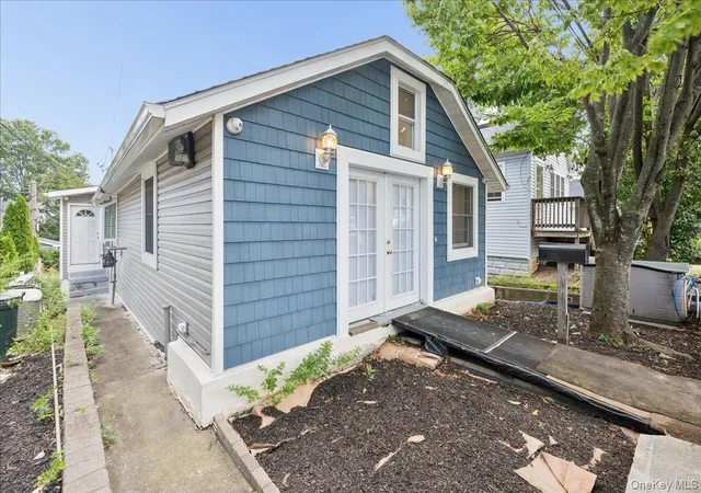 Photo 2 of House for sale at 72 Poplar Ave #72, New York, NY 10465 | MLS# 1052949 | Listing updated on 2026-09-26