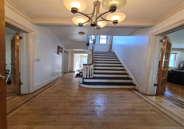 Photo 4 of Single family home for sale at 19404 110, Queens, NY 11412 | MLS# 1052954 | Listing updated on 2026-09-19
