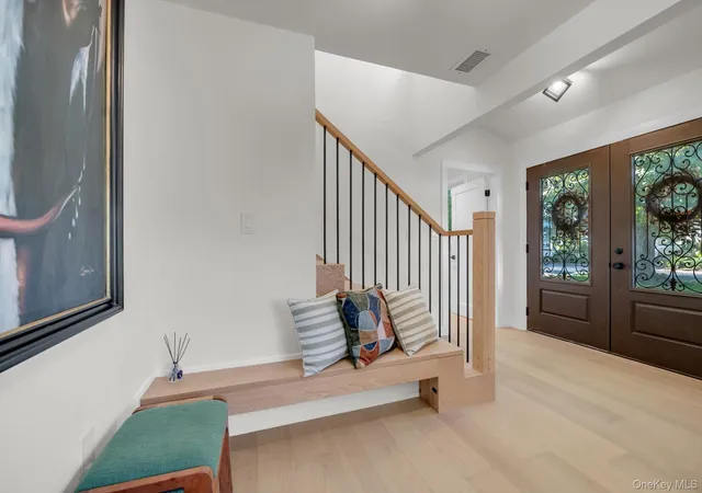 Photo 1 of Single family home for sale at 66 Peachtree Ln, Roslyn Heights, NY 11577 | MLS# 1052992 | Listing updated on 2026-09-20