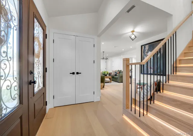 Photo 2 of Single family home for sale at 66 Peachtree Ln, Roslyn Heights, NY 11577 | MLS# 1052992 | Listing updated on 2026-09-20