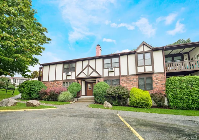 Photo 3 of Condo for sale at 337 Sierra Vista Ln, Clarkstown, NY 10989 | MLS# 1052996 | Listing updated on 2026-10-03